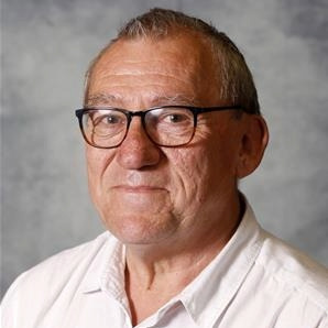 Simon Curry